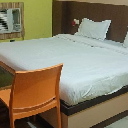 Hotel Crystal Inn Лакхнау Экстерьер фото